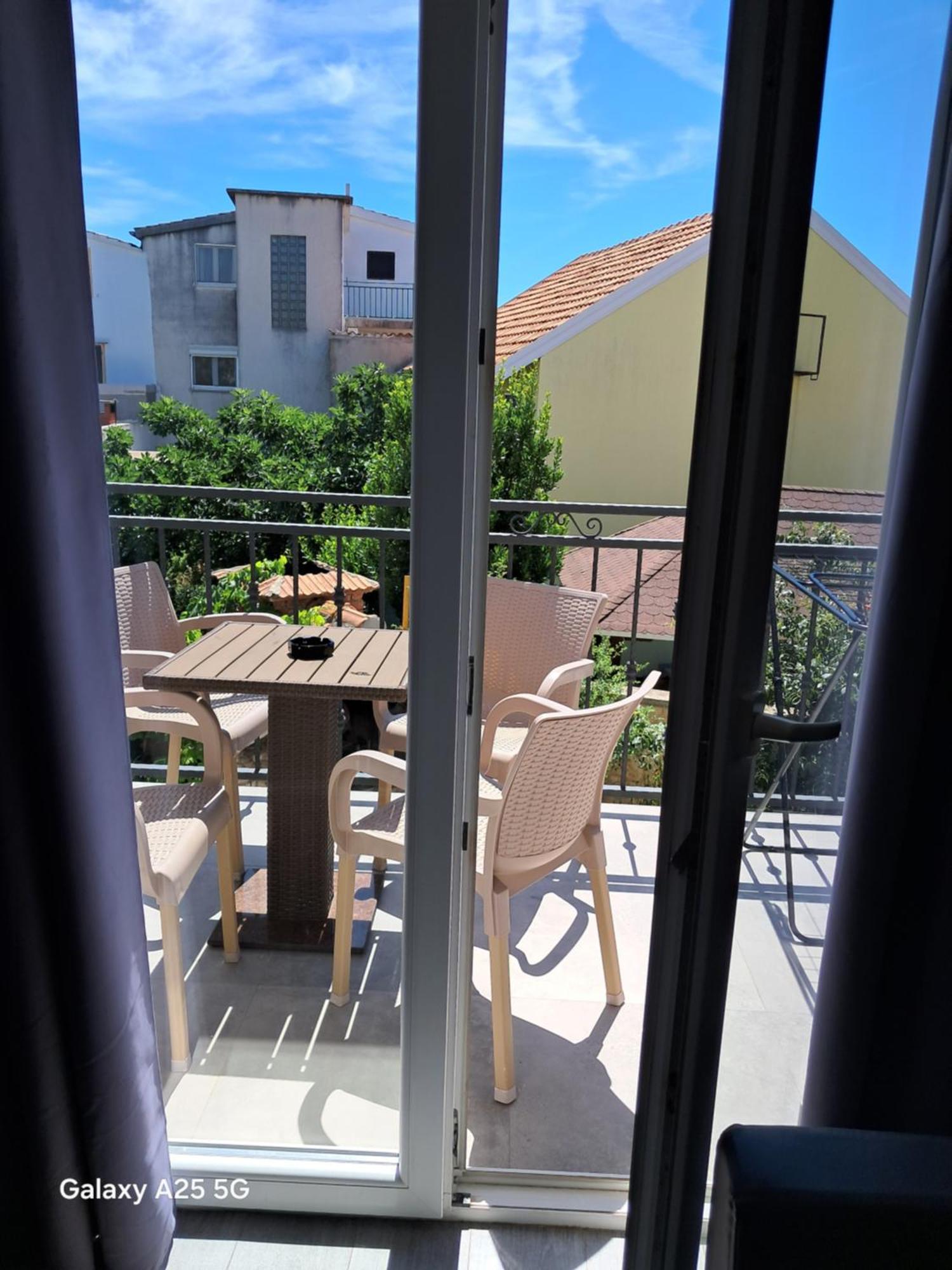 Tribalj Apartments Tonci מראה חיצוני תמונה